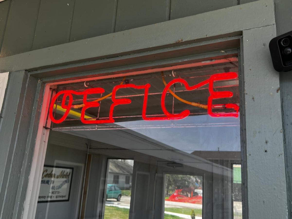 The Cedar Motel Sandusky Ngoại thất bức ảnh