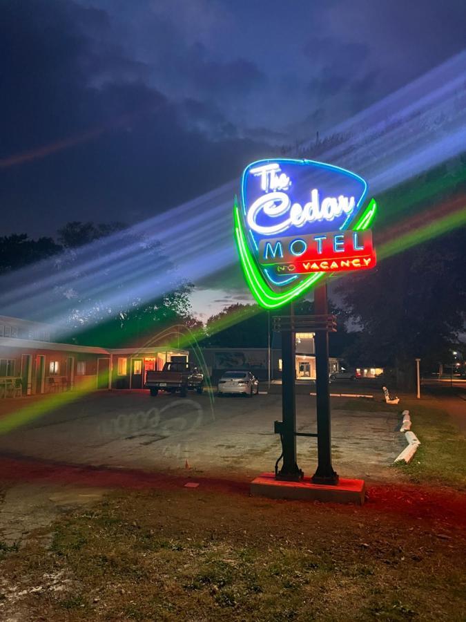 The Cedar Motel Sandusky Ngoại thất bức ảnh