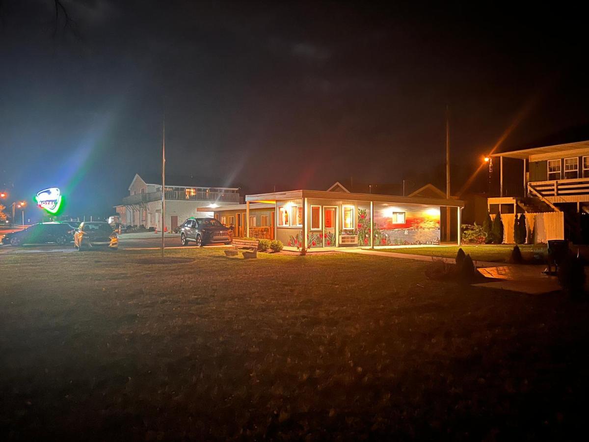 The Cedar Motel Sandusky Ngoại thất bức ảnh