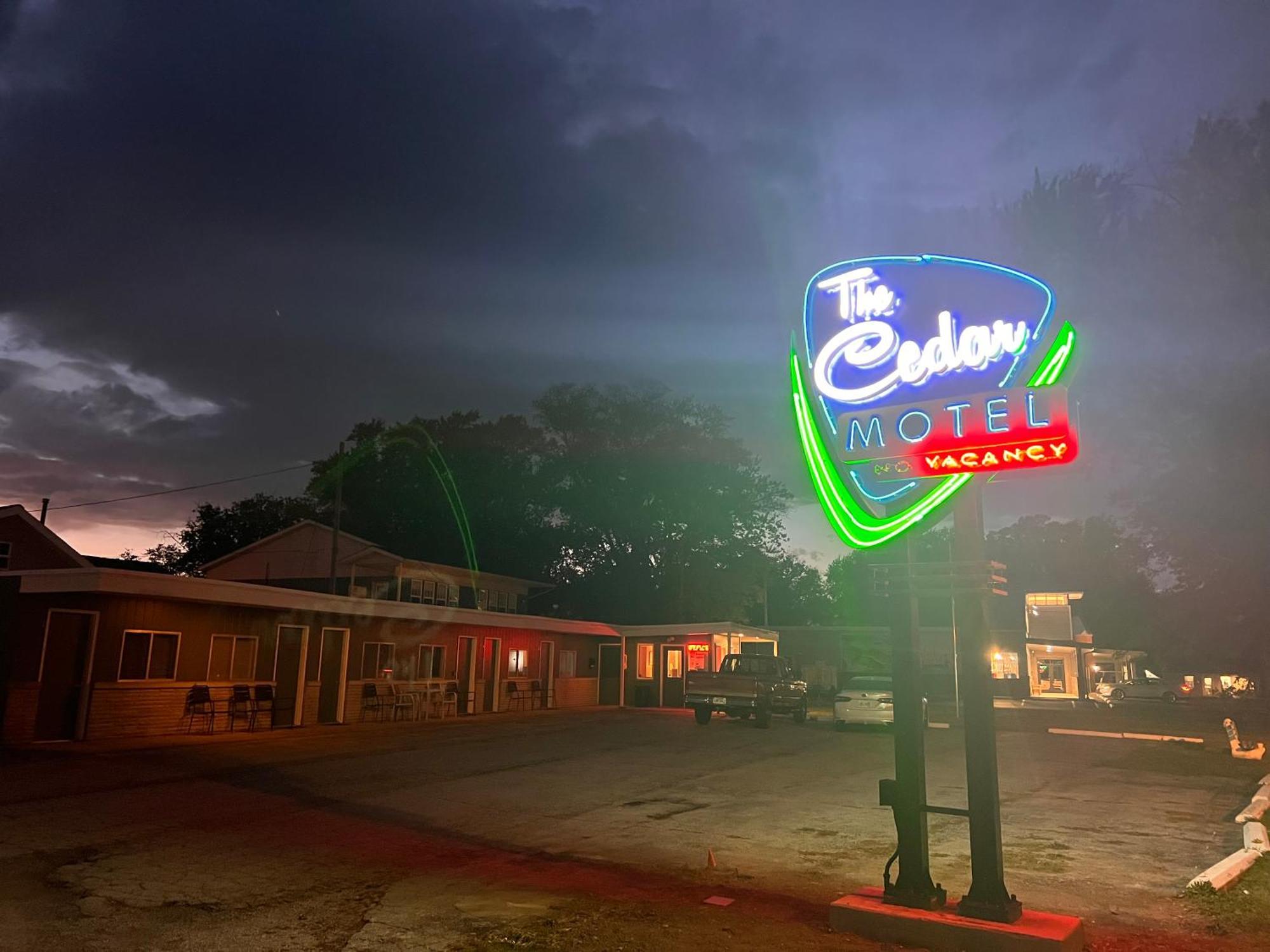 The Cedar Motel Sandusky Ngoại thất bức ảnh